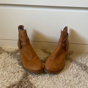 Sperry Tan Leather Booties